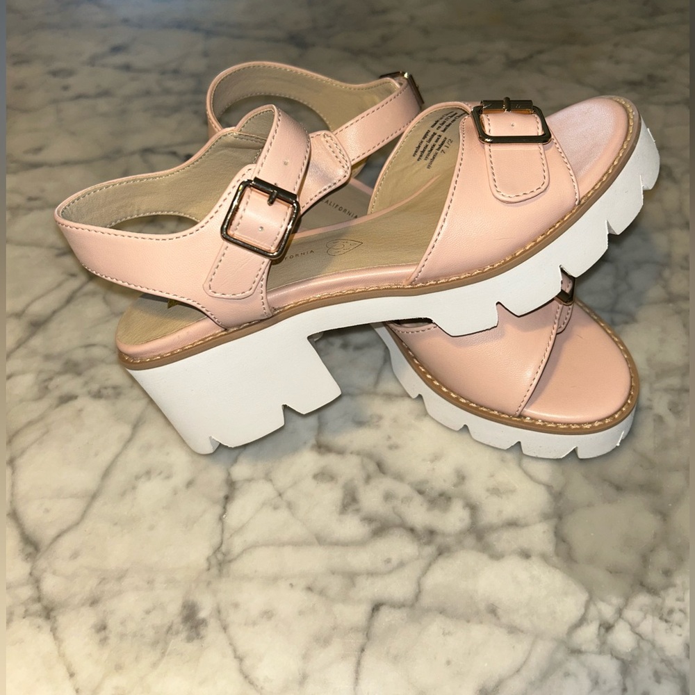 Born in California Trendy Pink Sandals with White Chunky Sole Vegan Leather